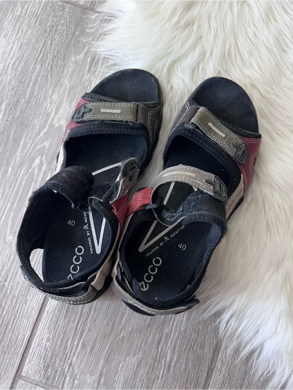 Ecco Black and Burgundy Adjustable Strap Sandals